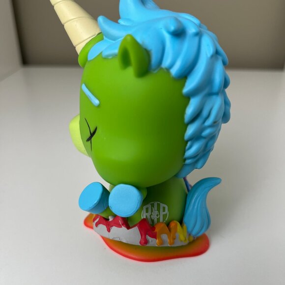 R.I.P. Rainbows in Pieces - Unicorn Character Happy Trappy - Picture 5 of 6
